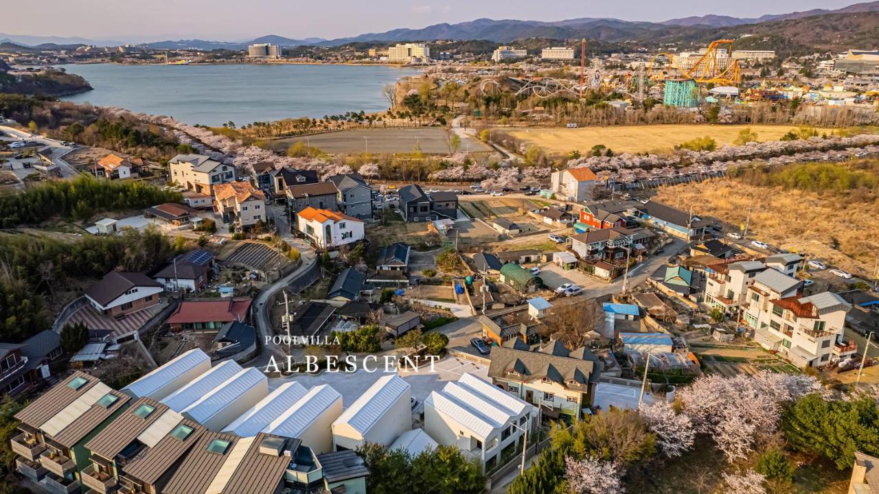 Albescent Poolvilla Kjongdzsu Kültér fotó